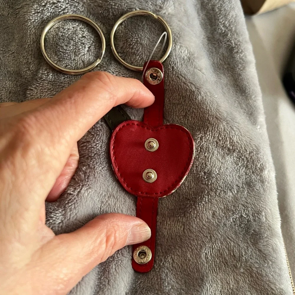 Longaberger Apple Basket Cloth/Vinyl/Metal Double Keyring, new without tags - Picture 3 of 4